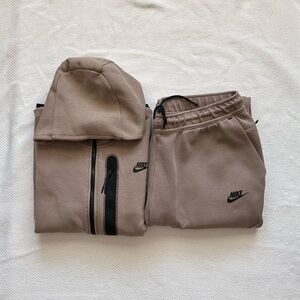 Nike Tech Fleece